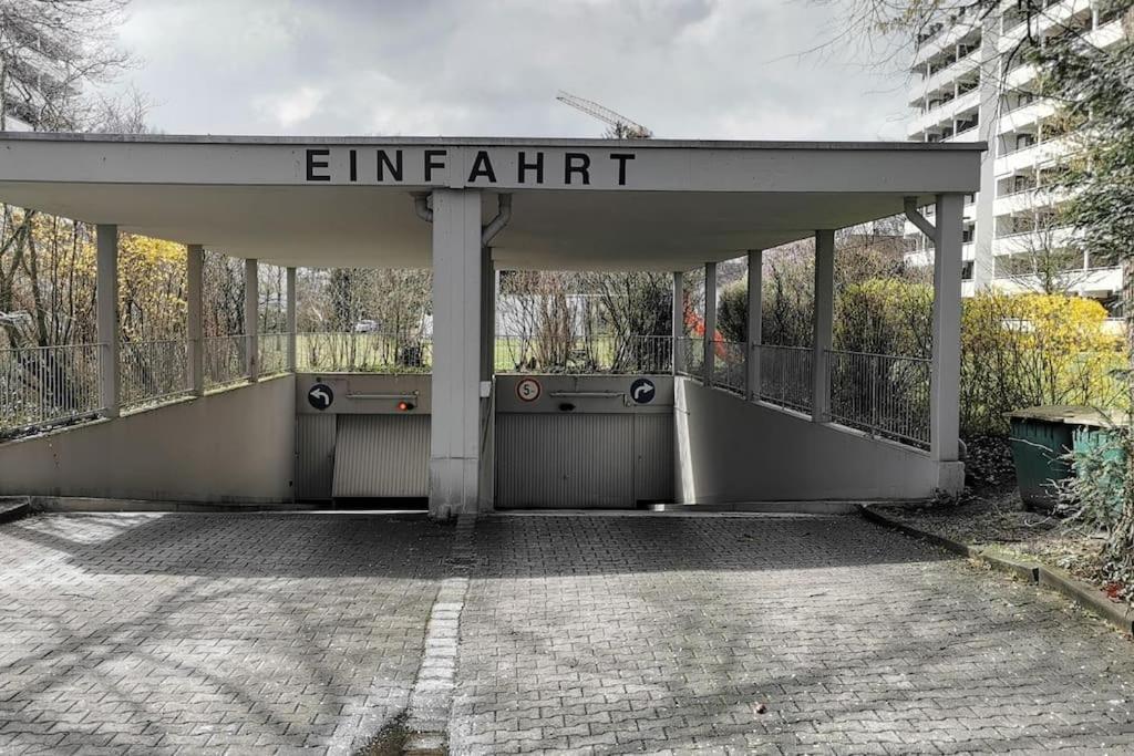 Apartment Mit Balkon Und Privatparkplatz Augsburg Eksteriør billede